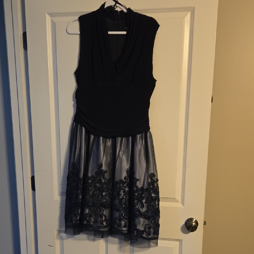 Elegant Black and Gray Sleeveless Dress